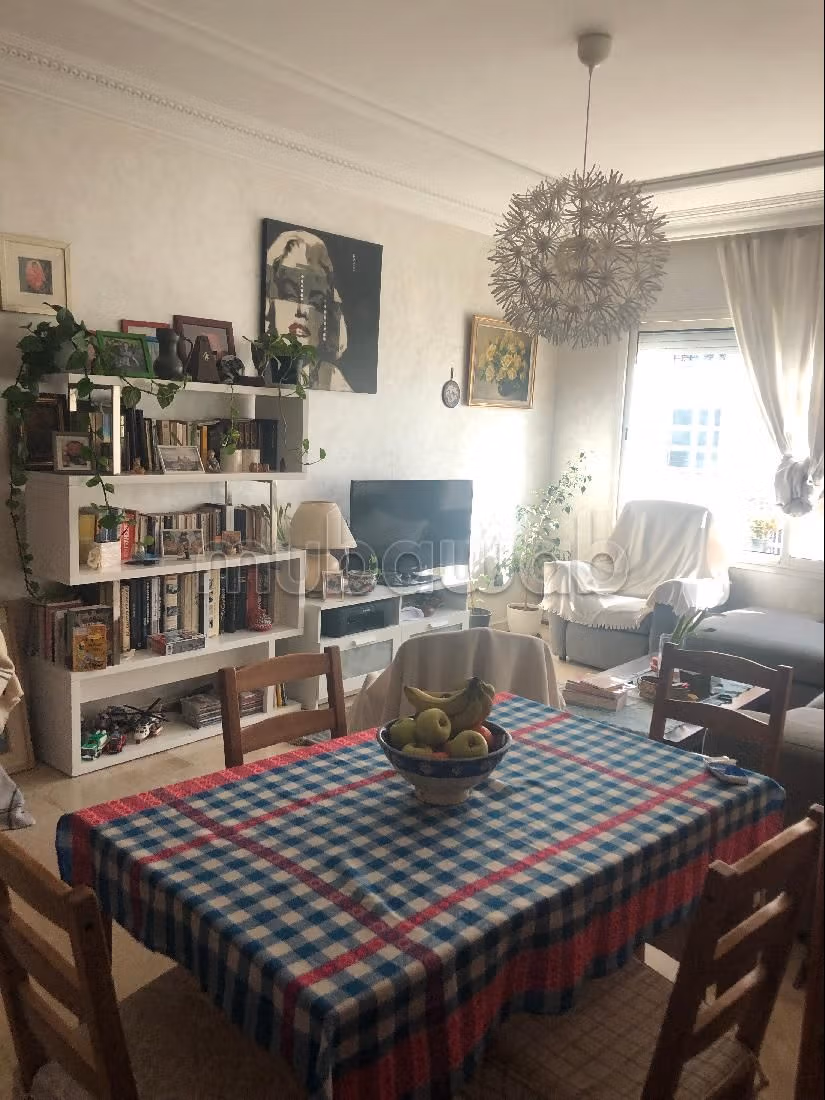 Affitta il tuo appartamento a Triangle d'Or. Superficie di 92 m². arredato. 