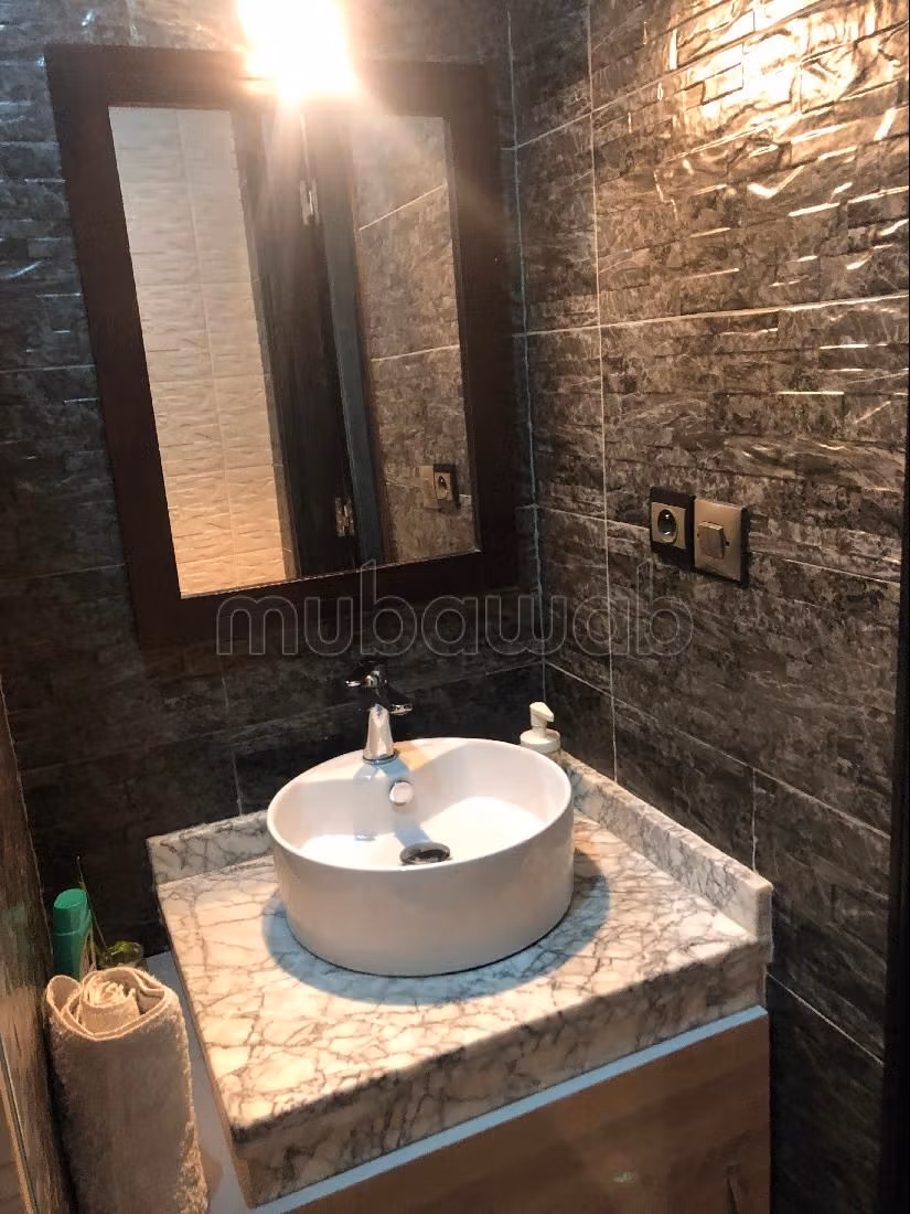 Affitta il tuo appartamento a Triangle d'Or. Superficie di 92 m². arredato. 