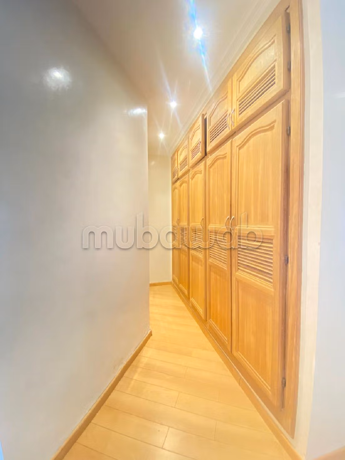 Beautiful apartment for sale in Maârif Extension. 7 large living areas. Lift and parking