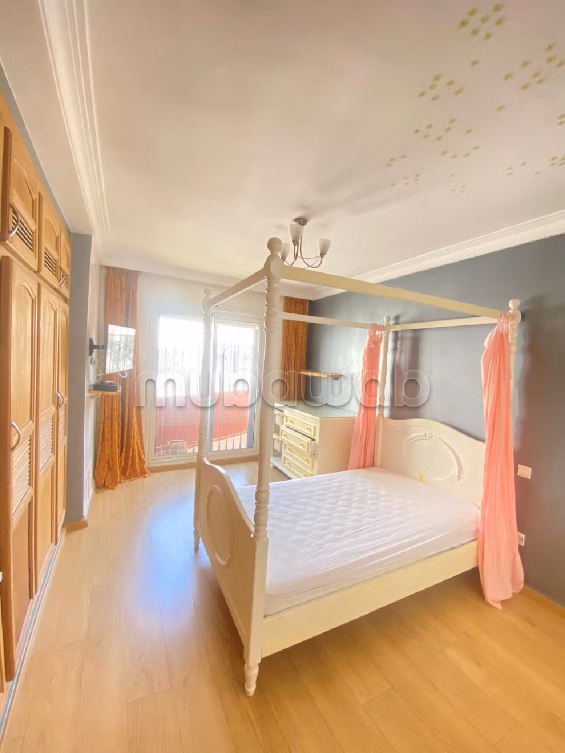 Beautiful apartment for sale in Maârif Extension. 7 large living areas. Lift and parking