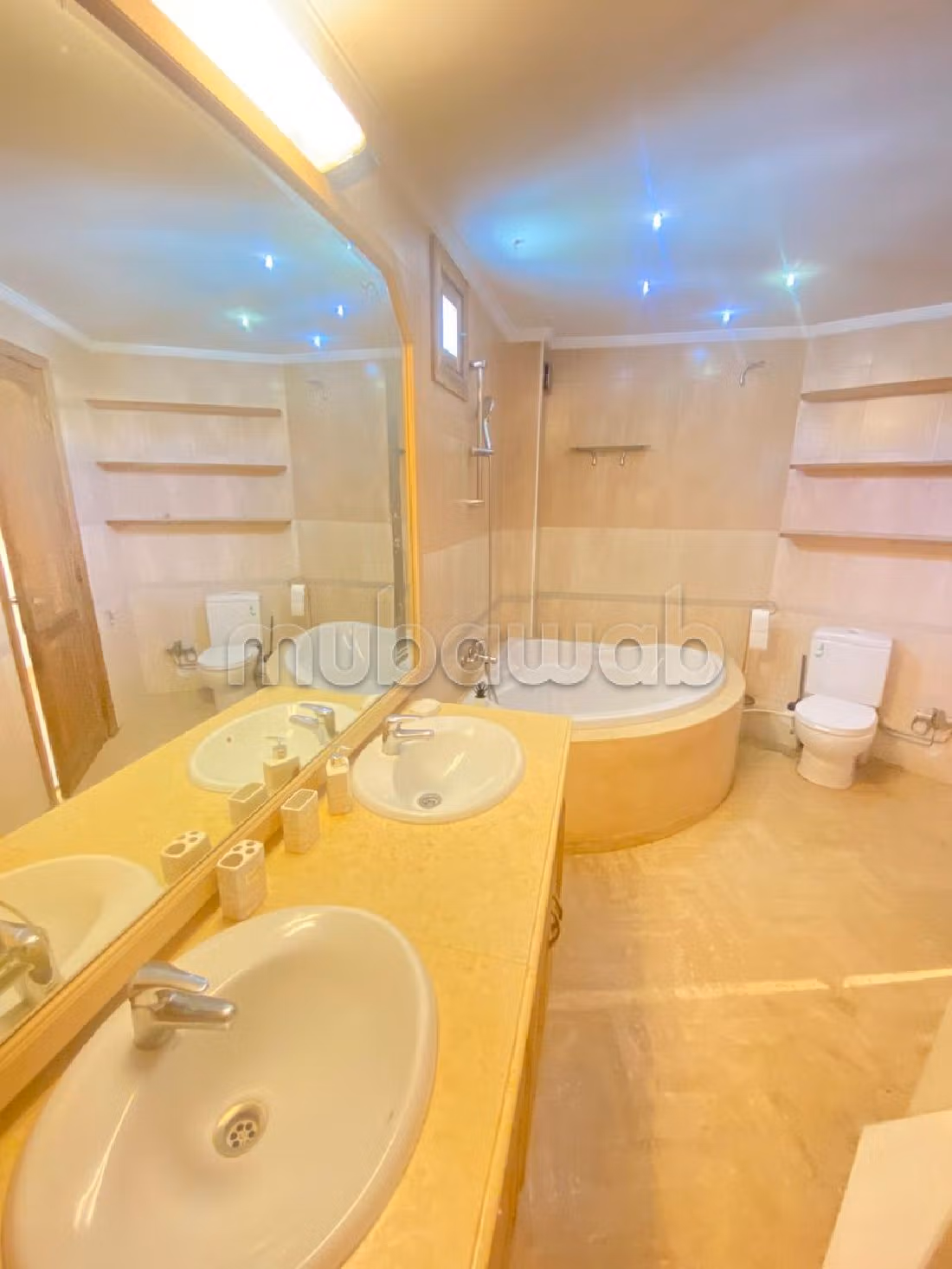 Beautiful apartment for sale in Maârif Extension. 7 large living areas. Lift and parking