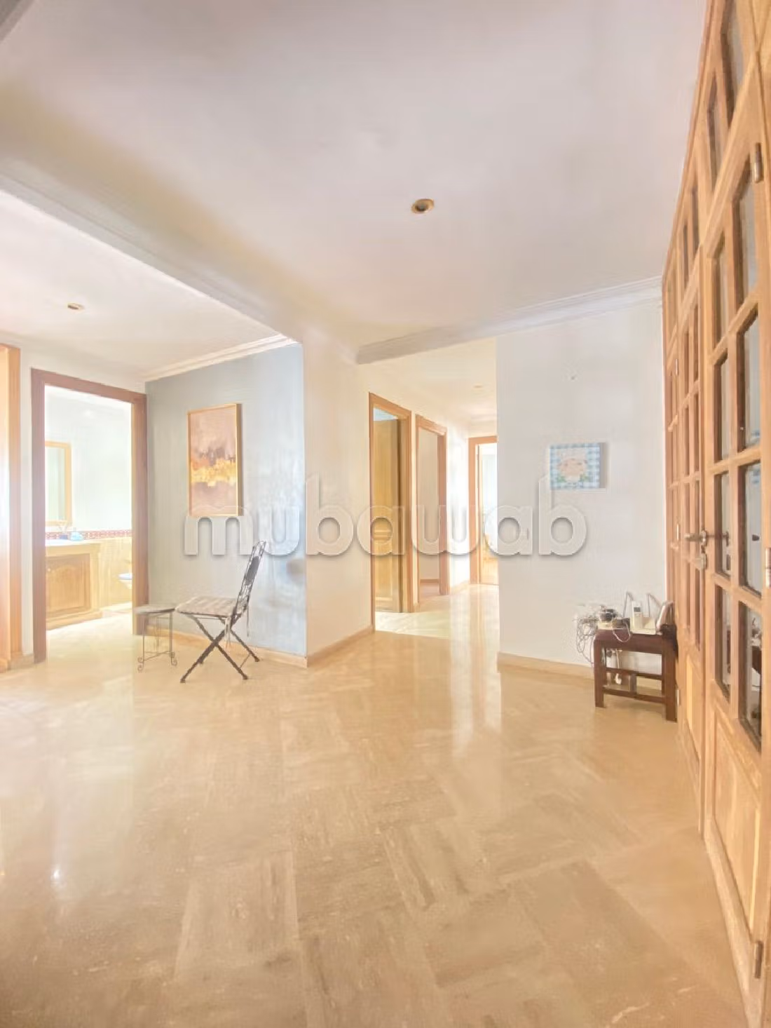 Beautiful apartment for sale in Maârif Extension. 7 large living areas. Lift and parking