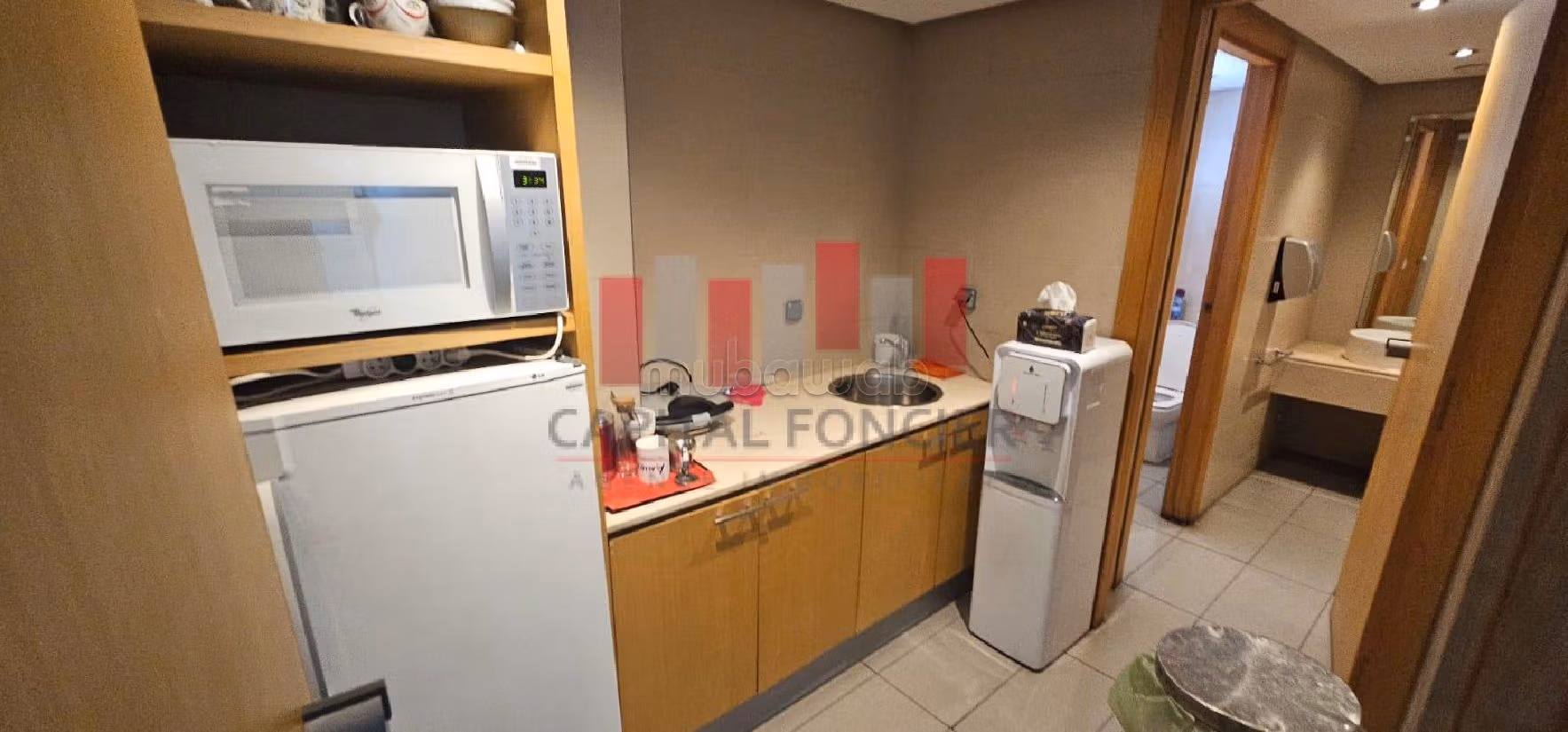 Ufficio disponibile in affitto a Racine. Superficie di 1300 m². Con ascensore e terrazzo