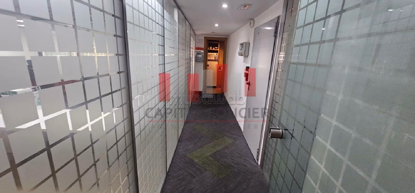 Ufficio disponibile in affitto a Racine. Superficie di 1300 m². Con ascensore e terrazzo