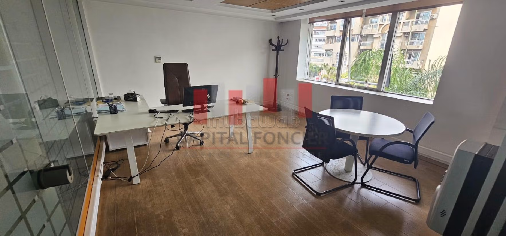 Ufficio disponibile in affitto a Racine. Superficie di 1300 m². Con ascensore e terrazzo