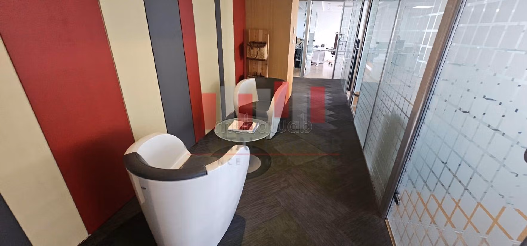 Ufficio disponibile in affitto a Racine. Superficie di 1300 m². Con ascensore e terrazzo