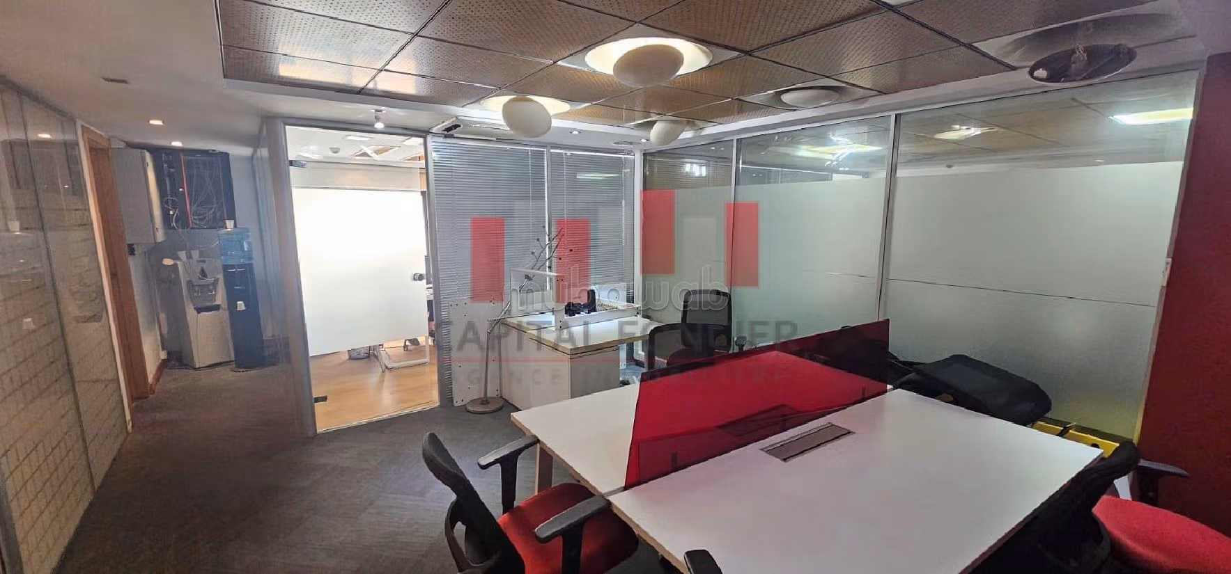 Ufficio disponibile in affitto a Racine. Superficie di 1300 m². Con ascensore e terrazzo