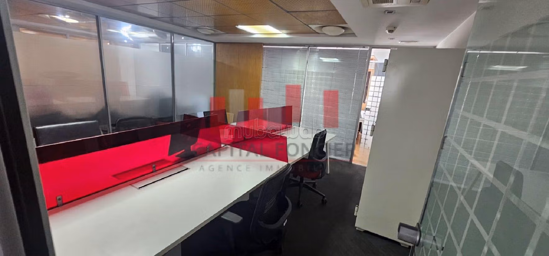 Ufficio disponibile in affitto a Racine. Superficie di 1300 m². Con ascensore e terrazzo