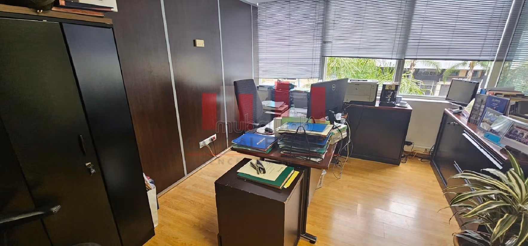 Ufficio disponibile in affitto a Racine. Superficie di 1300 m². Con ascensore e terrazzo