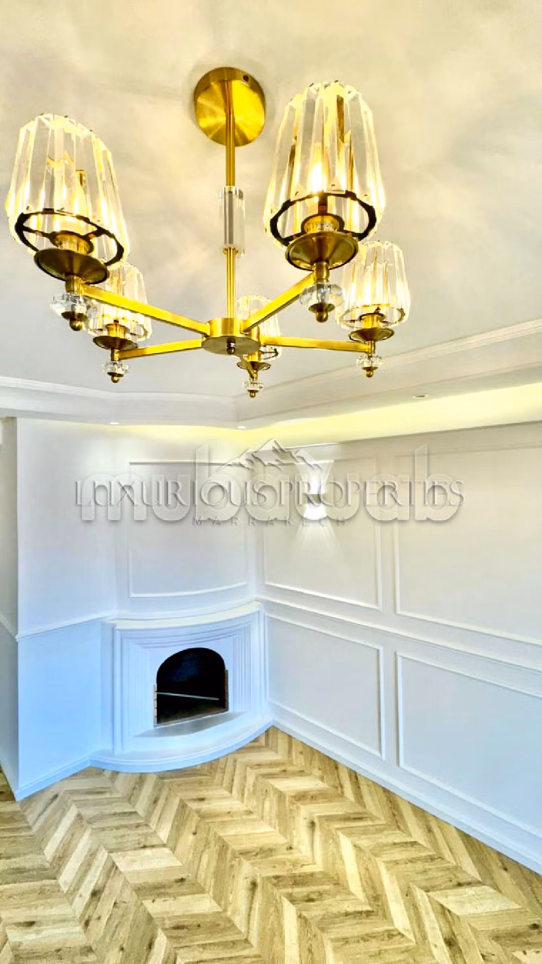 Apartment for rent in Guéliz. 5 rooms. Lift and garage