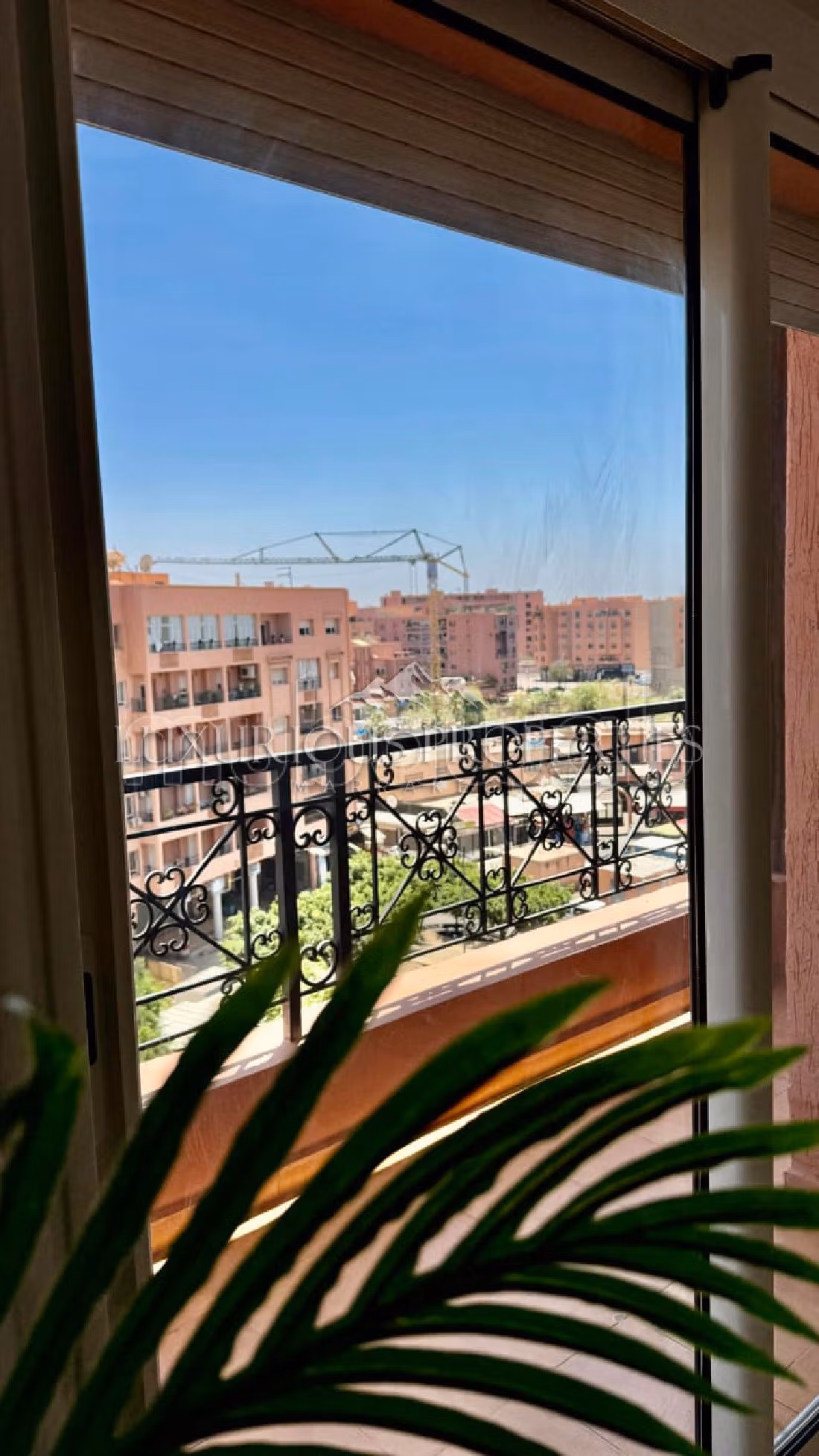 Apartment for rent in Guéliz. 5 rooms. Lift and garage