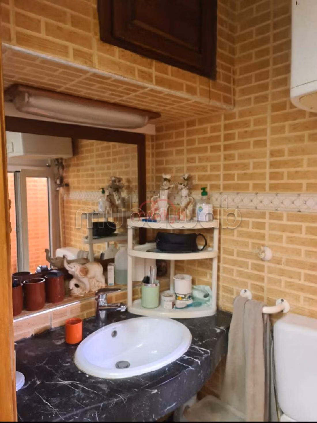 شقة رائعة للبيع ب عين مزوار. 3 غرف. مطبخ مجهز جيدا