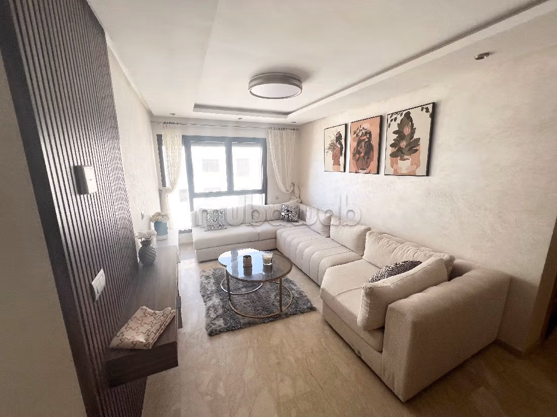 Encuentra un piso en alquiler en Casablanca Finance City. 2 hermosas habitaciones. Ascensor y terraza.