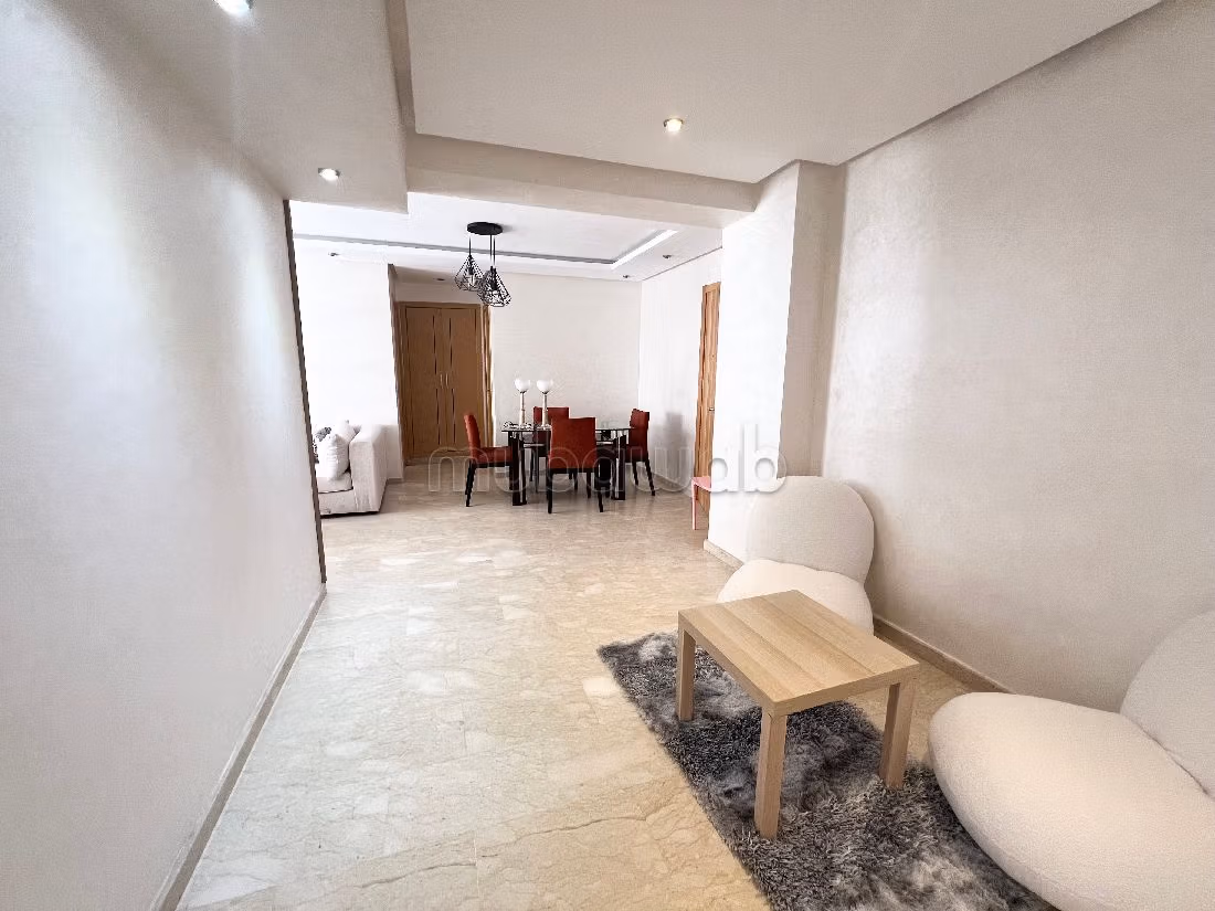 Encuentra un piso en alquiler en Casablanca Finance City. 2 hermosas habitaciones. Ascensor y terraza.