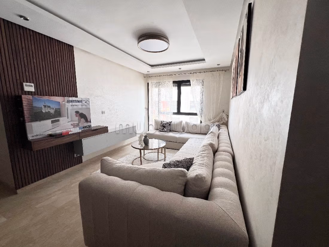 Encuentra un piso en alquiler en Casablanca Finance City. 2 hermosas habitaciones. Ascensor y terraza.