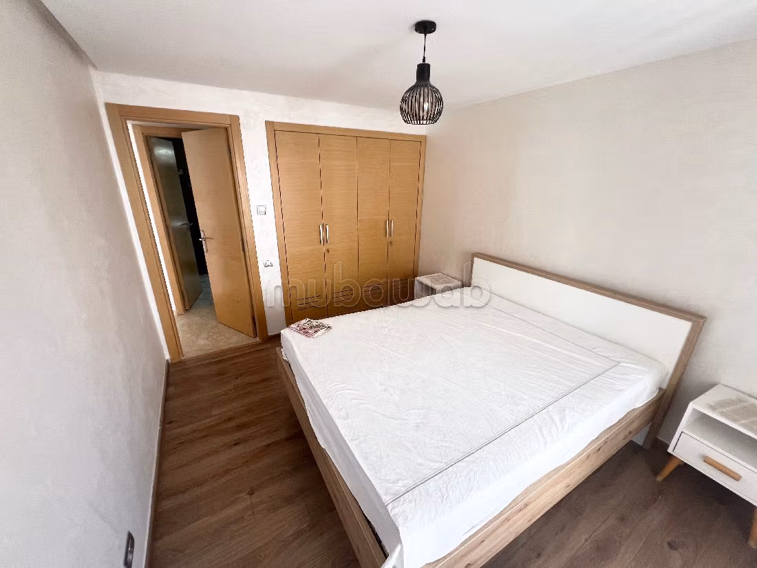 Encuentra un piso en alquiler en Casablanca Finance City. 2 hermosas habitaciones. Ascensor y terraza.