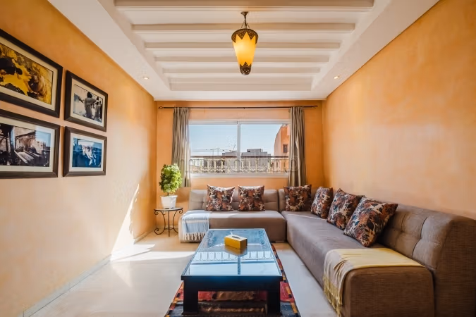 Rent an apartment in Guéliz. 3 large living areas. Fully furnished.