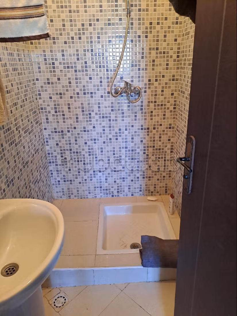 Vendita di un bell'appartamento a Assanaouber. Superficie di 60 m². Splendida vista sul mare, porta blindata. 
