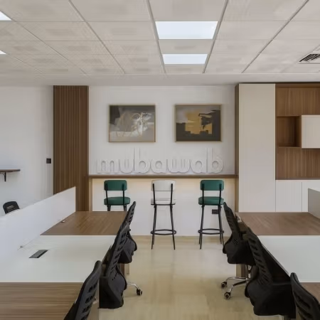 Ufficio da acquistare a Roches Noires. Superficie 48 m². Porta blindata, servizio di sicurezza