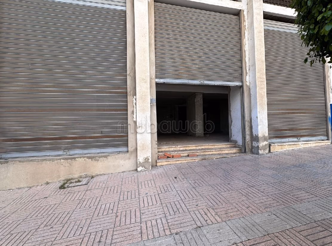 Local commercial de 213m² quartier administratif