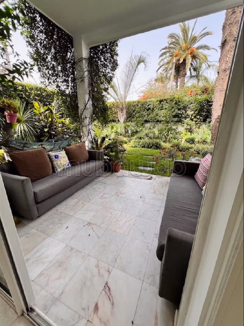 Villa de alto standing en venta en Californie. 3 dormitorios. Sistema de antena parabólica y residencia segura