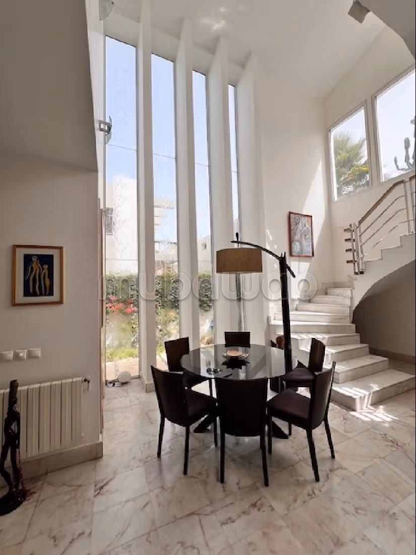 Villa de alto standing en venta en Californie. 3 dormitorios. Sistema de antena parabólica y residencia segura