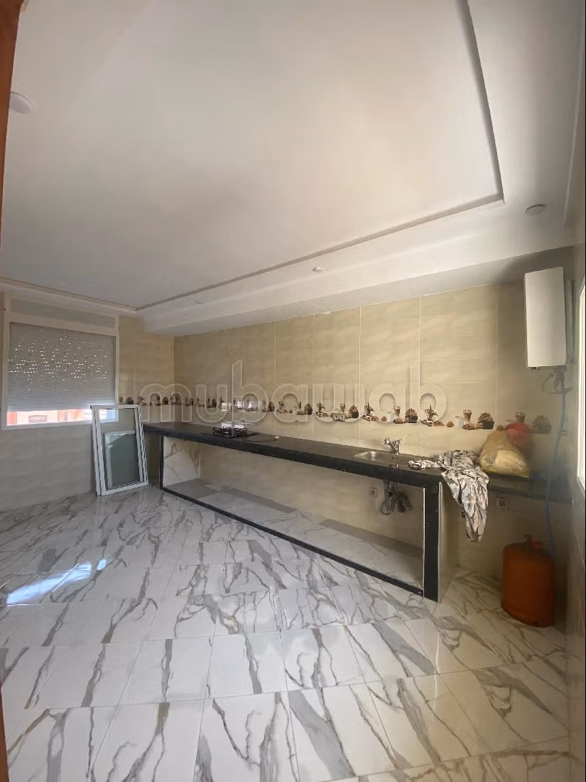 Vendita di uno splendido appartamento. Superficie 130 m². Sistema con antenna parabolica.