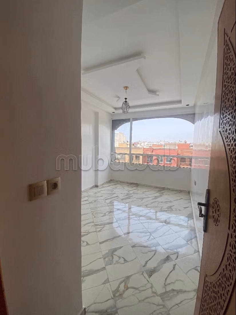 Vendita di uno splendido appartamento. Superficie 130 m². Sistema con antenna parabolica.