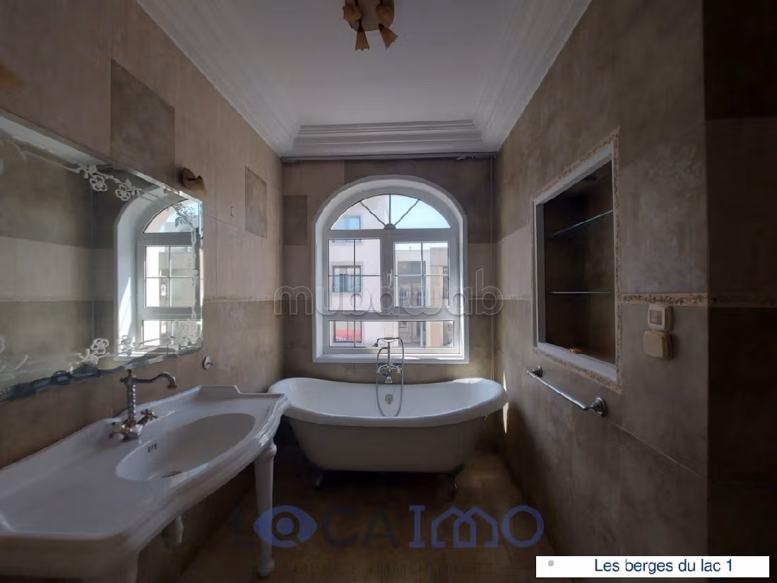 A louer un appartement en S2 au Lac 1