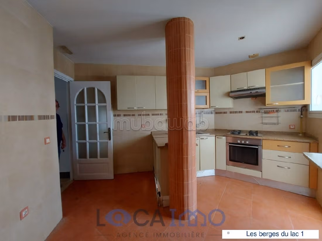A louer un appartement en S2 au Lac 1