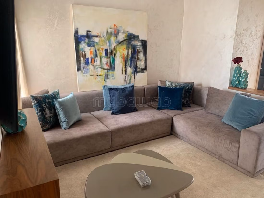 Apartment for rent in Almaz. Area 95 m². Attic. 