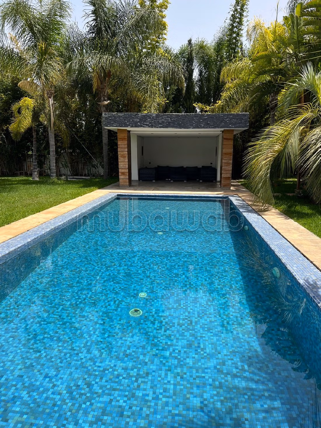 High quality villa for sale in Ville Verte. 4 rooms. Swimming pool and air conditioning. 