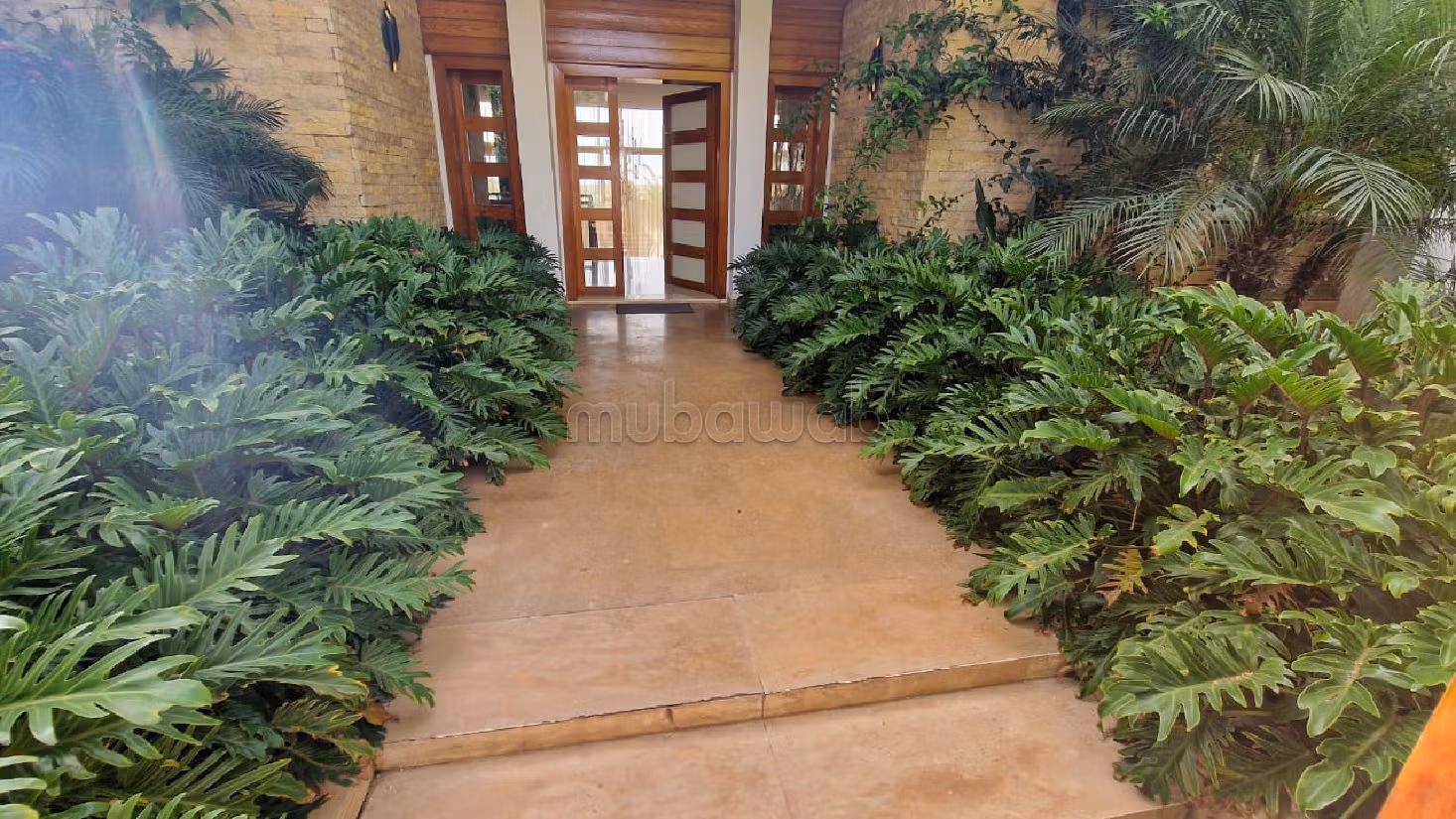 High quality villa for sale in Ville Verte. 4 rooms. Swimming pool and air conditioning. 