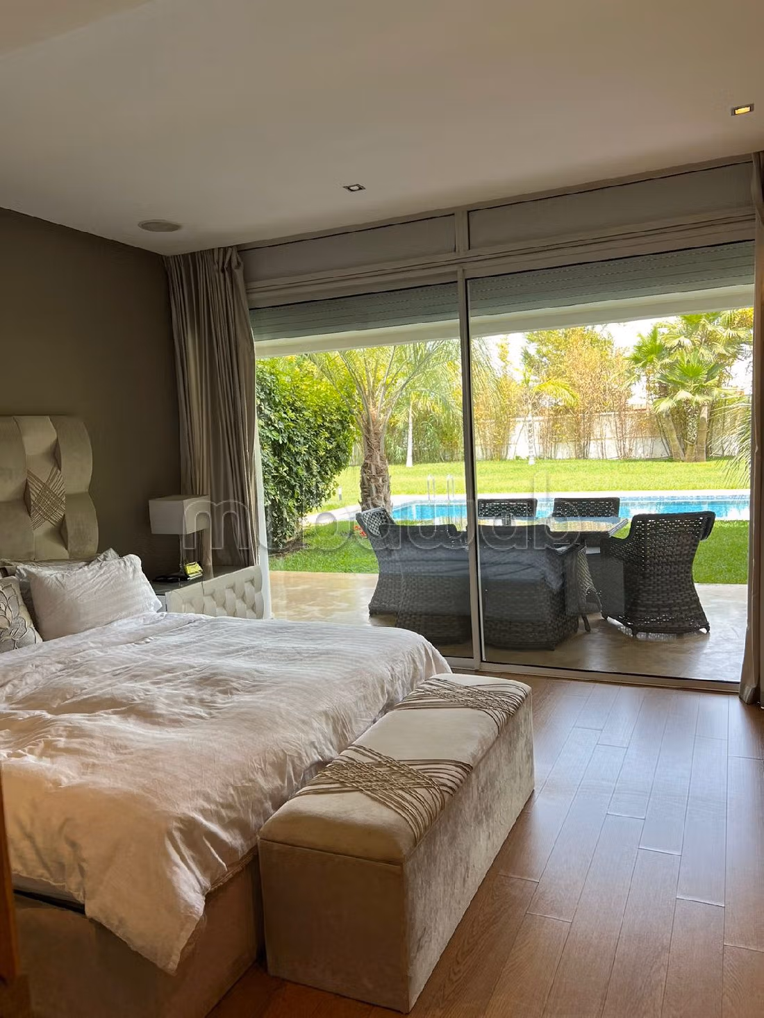 High quality villa for sale in Ville Verte. 4 rooms. Swimming pool and air conditioning. 