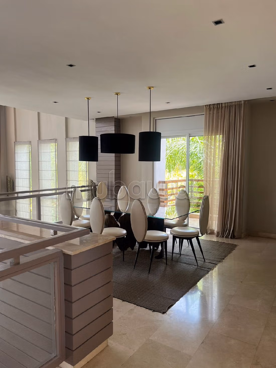 High quality villa for sale in Ville Verte. 4 rooms. Swimming pool and air conditioning. 