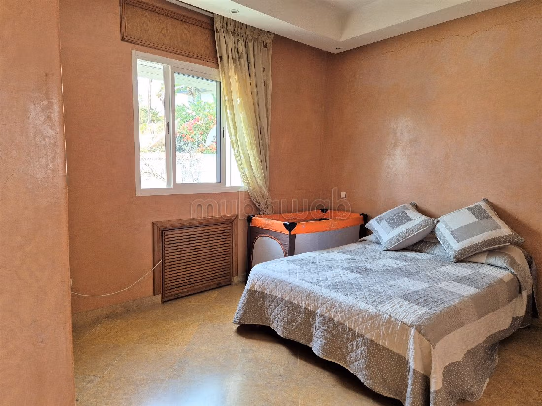 Villa de alto standing en venta en Anfa Supérieur. Gran superficie 500 m². Puerta blindada y calefacción central. 
