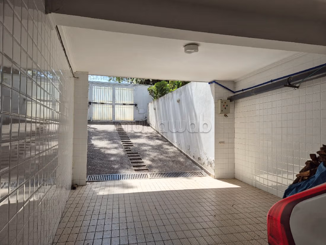 Villa de alto standing en venta en Anfa Supérieur. Gran superficie 500 m². Puerta blindada y calefacción central. 