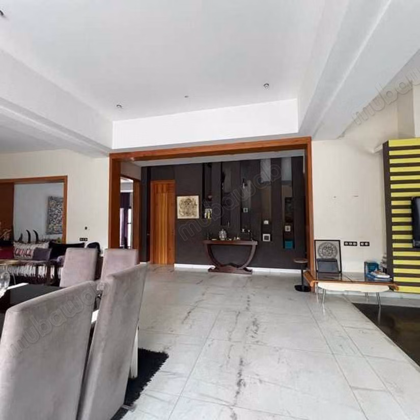 Villa for Sale of 458.0 m² in Casablanca, Oasis