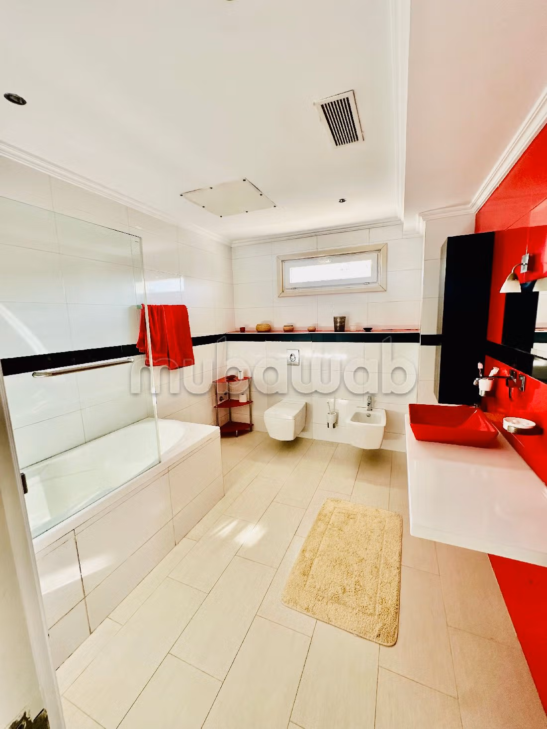 Fabulous house for sale. 6 large living areas. Car park
