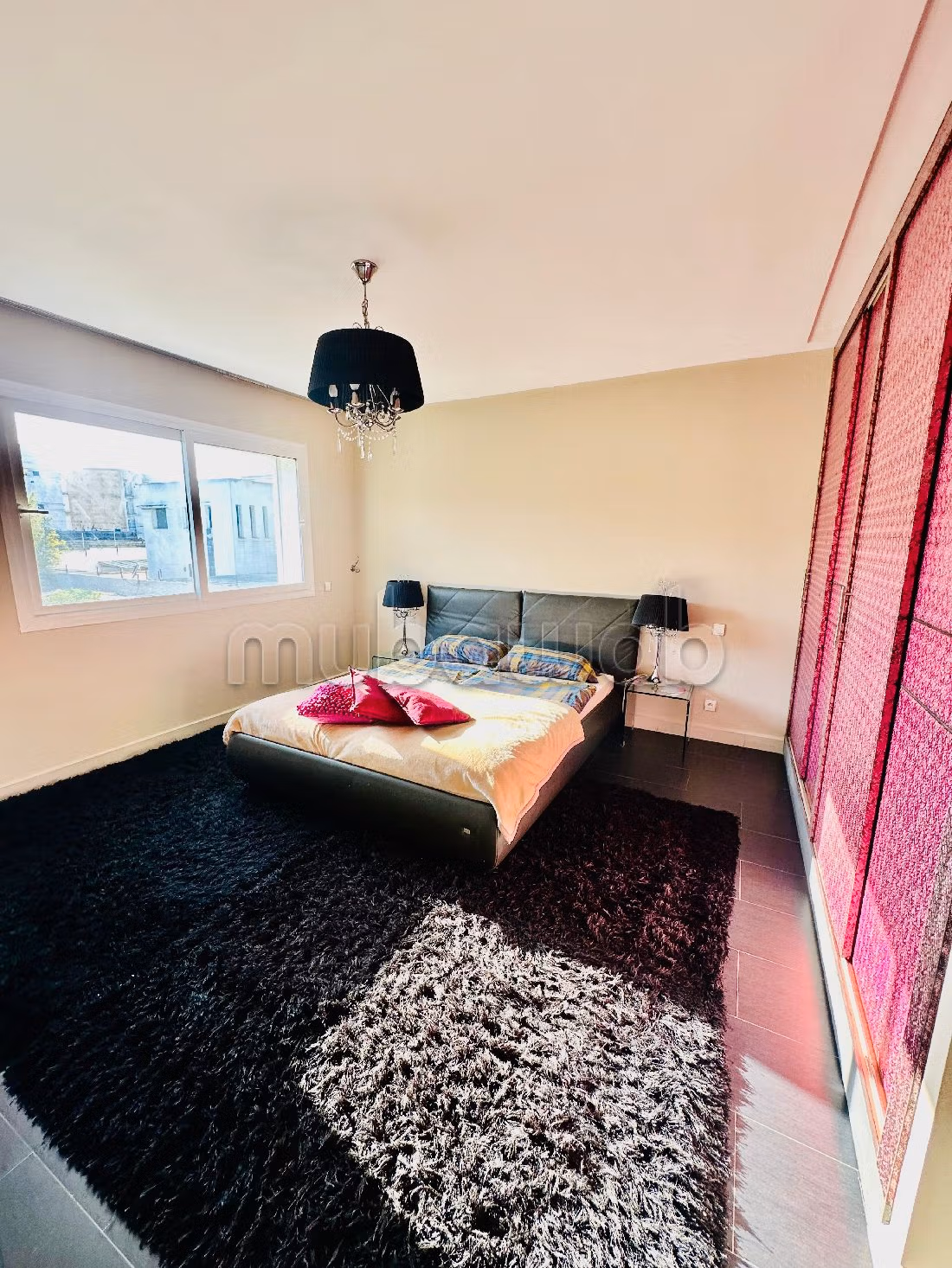 Fabulous house for sale. 6 large living areas. Car park