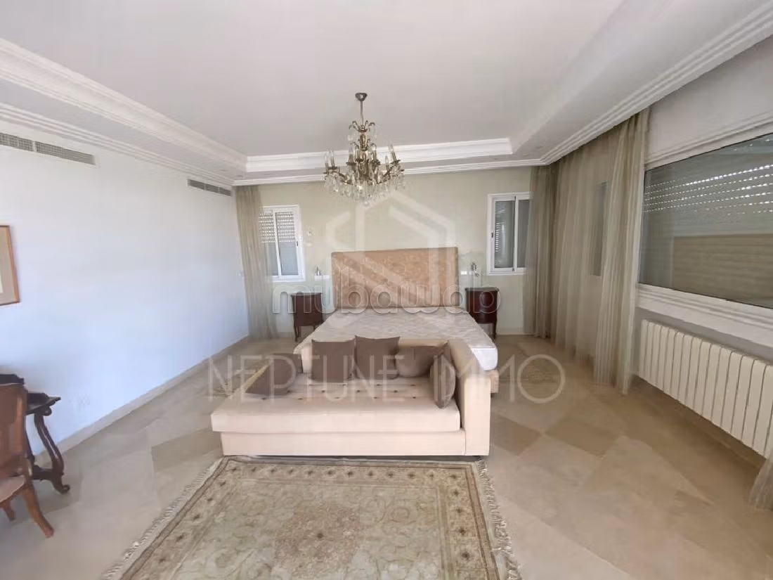 A louer villa avec piscine á Gammarth