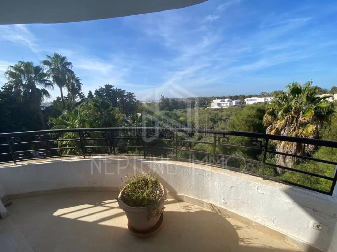 A louer villa avec piscine á Gammarth