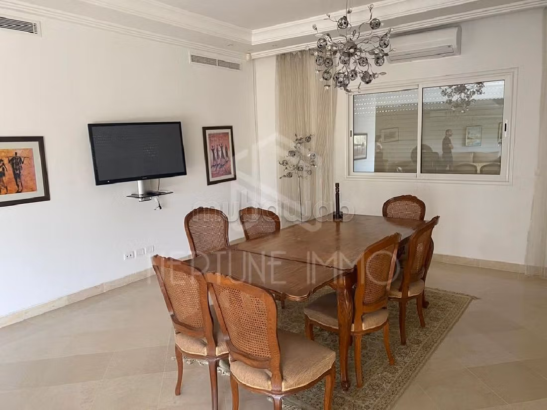 A louer villa avec piscine á Gammarth