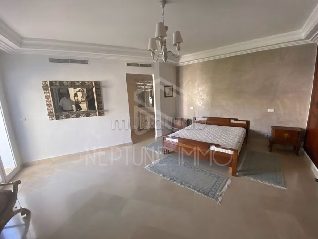 A louer villa avec piscine á Gammarth