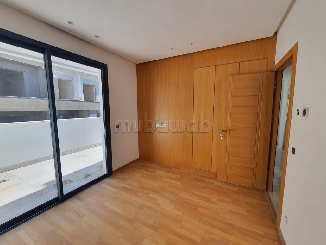 Appartementen te koop in Sania. 4 Kamers. Conciërgeservice en mooi zwembad. 