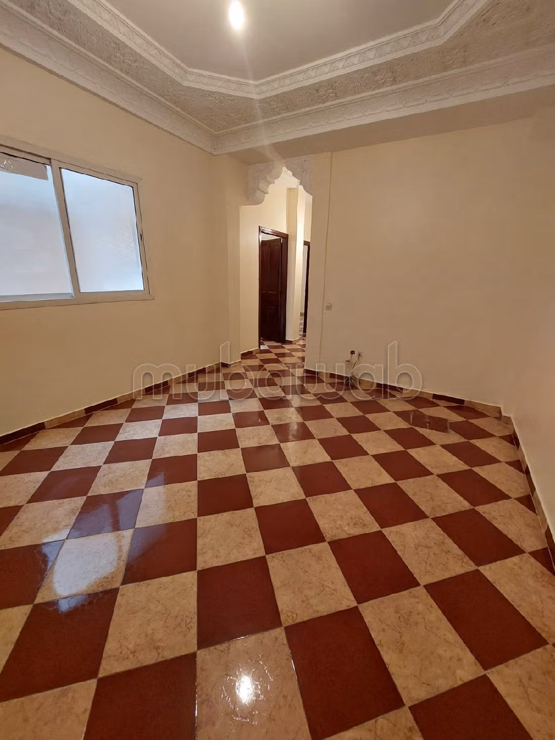 Appartamento da acquistare. 3 locali spaziosi. Balcone di grandi dimensioni. 