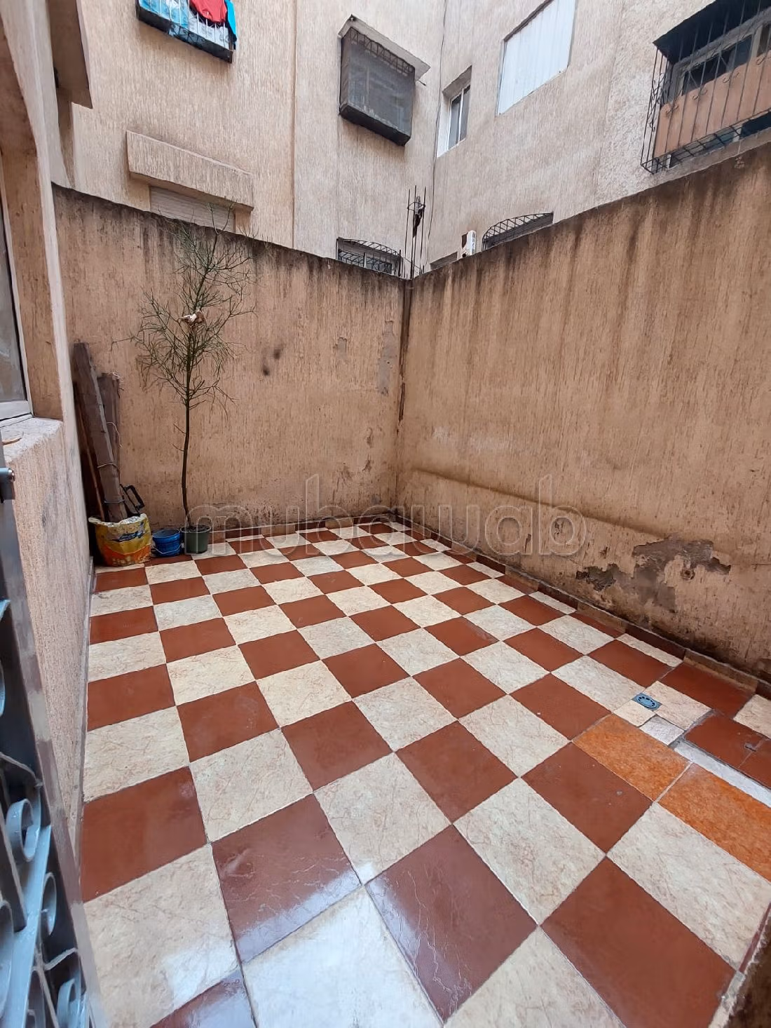 Appartamento da acquistare. 3 locali spaziosi. Balcone di grandi dimensioni. 