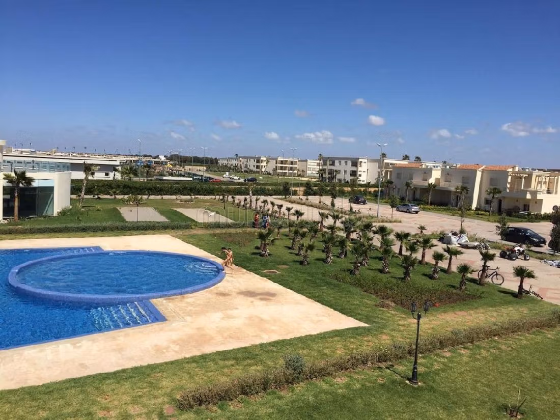 Nu te koop: villa's en luxe woningen. 3 Kamers. Volledig gemeubileerd