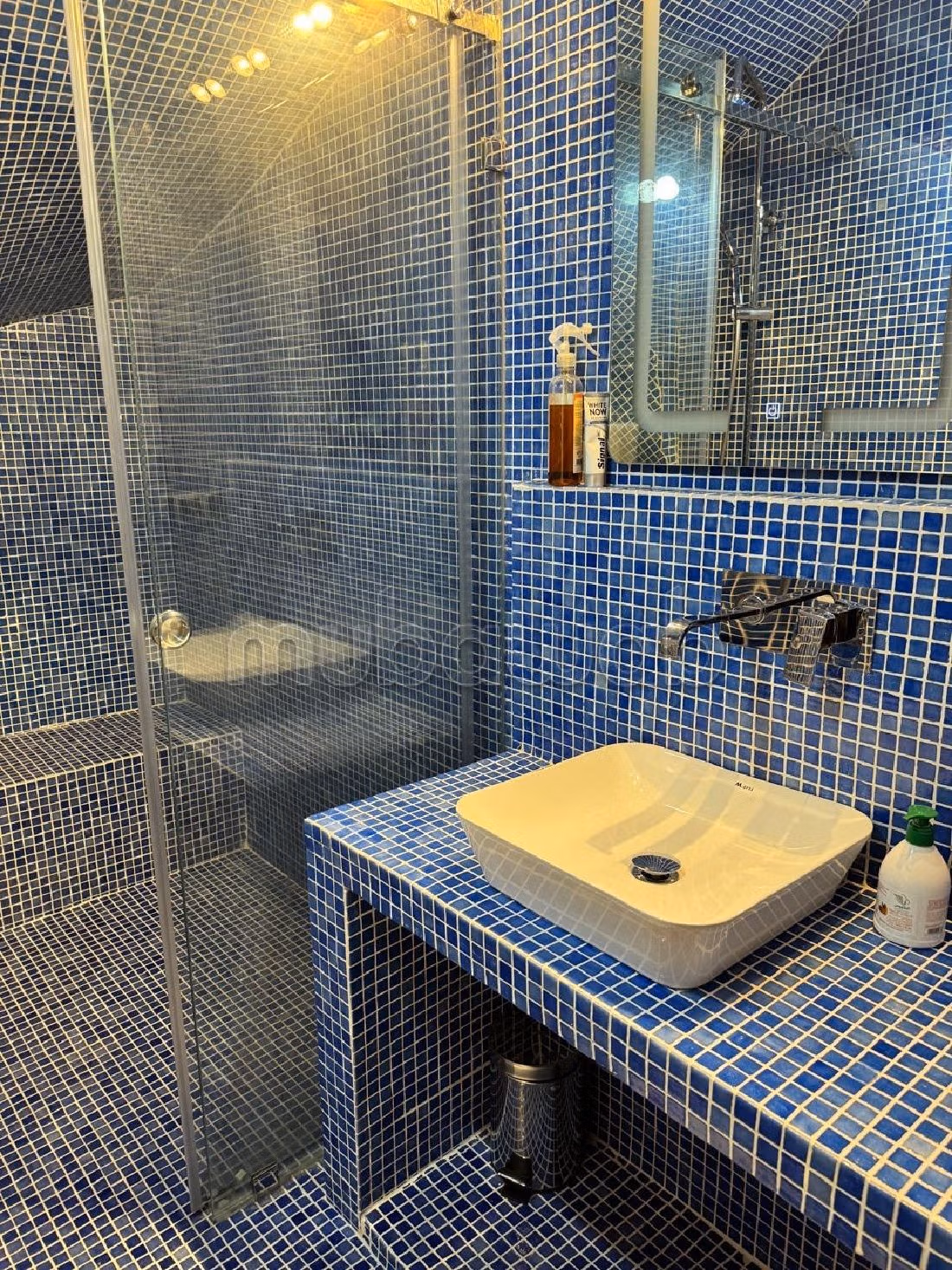 Vendita villa di lusso a Route de l'Ourika. 5 locali. Dotato di camino e climatizzatore. 