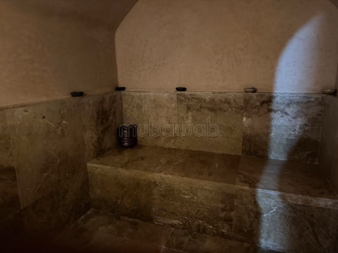 Vendita villa di lusso a Route de l'Ourika. 5 locali. Dotato di camino e climatizzatore. 